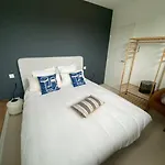 Maison D'architecte Décorée Avec Soin *